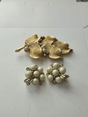Gold-Tone Pearl Cluster Earrings and Brooch Set